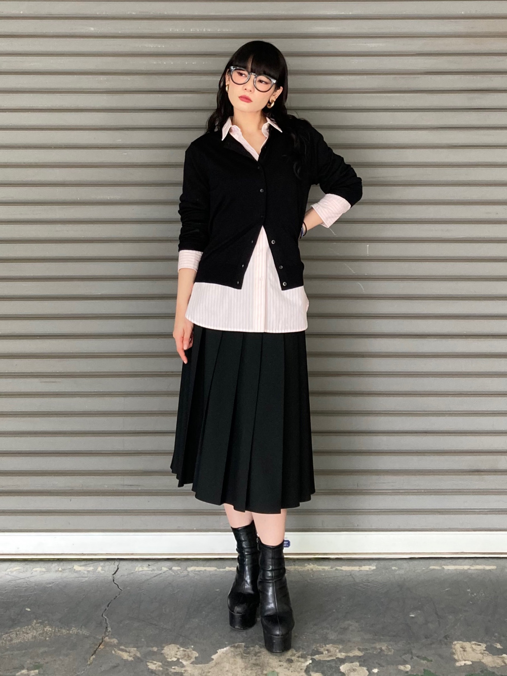ワンピース UT、ワイドプリーツミディスカート」の着用コーディネート