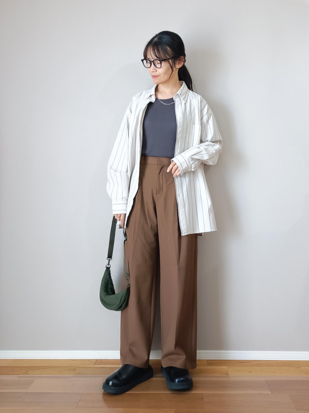 ツイードオーバーサイズジャケット、ツイードタックワイドパンツ」の