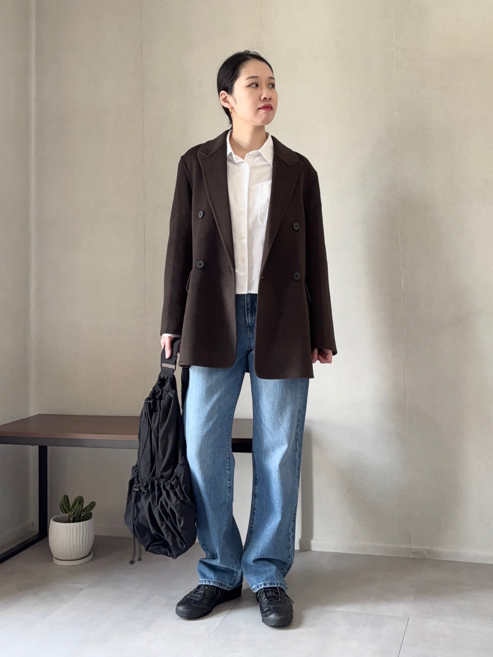 【新品】ユニクロ ダブルフェイスジャケット ネイビー S コントワーデ コトニエ ダブルフェイスジャケット、コットンブレンドフリルシャツ」の着用