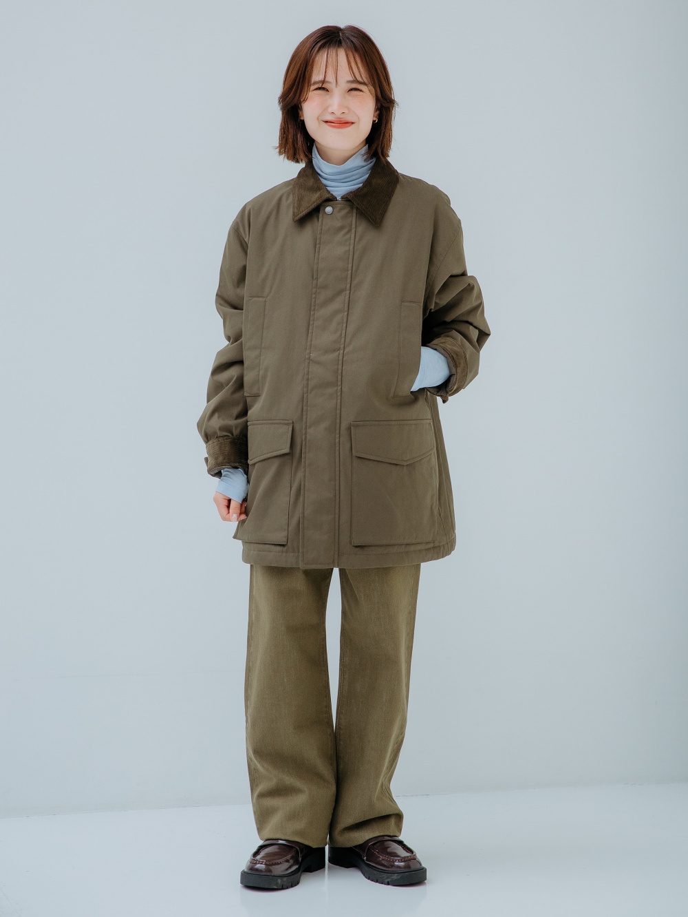 パフテックロングコートリラックスフィット、ストレートジーンズ」の