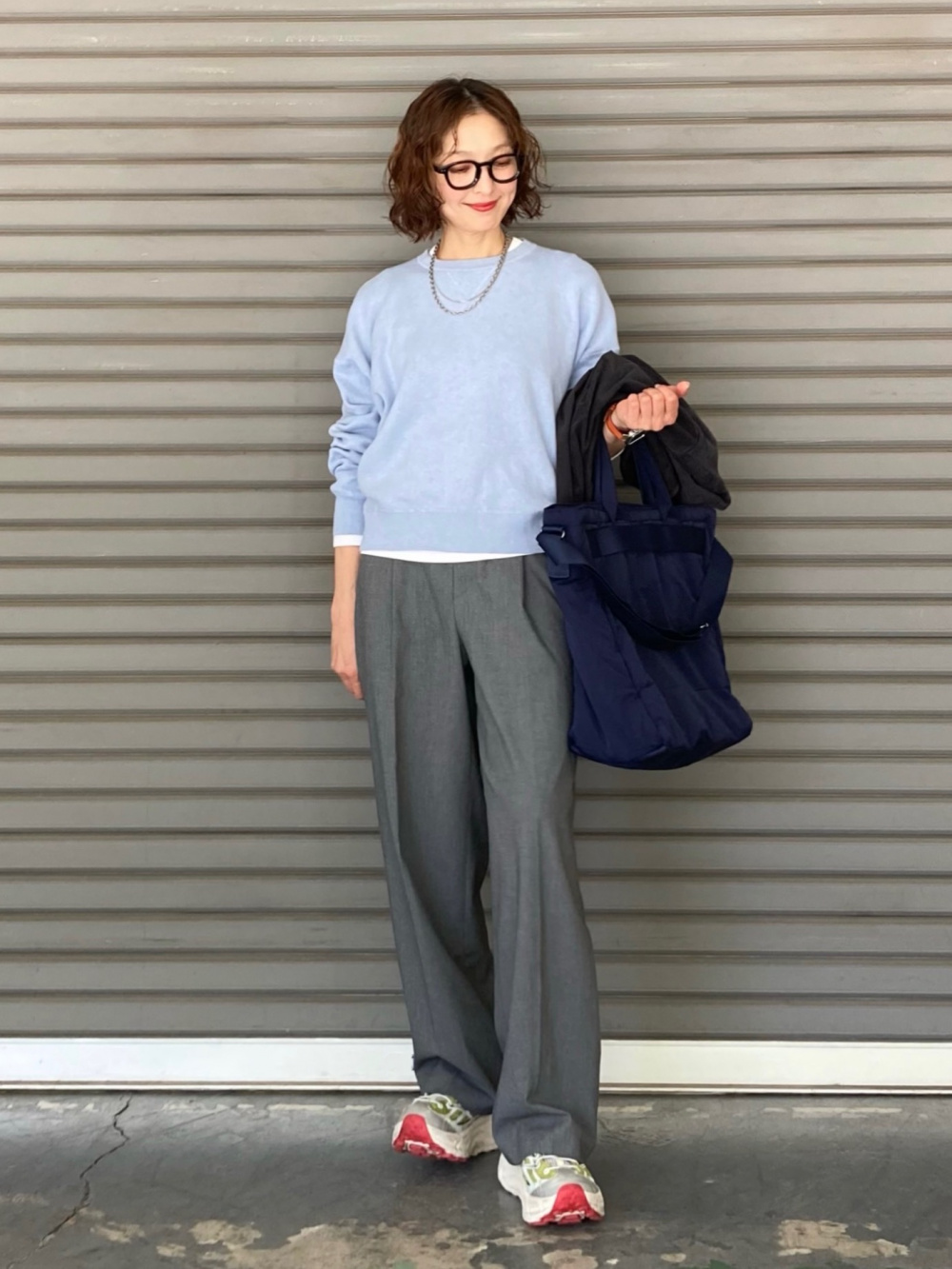 タックワイドパンツ、サンダル」の着用コーディネート| ユニクロ公式