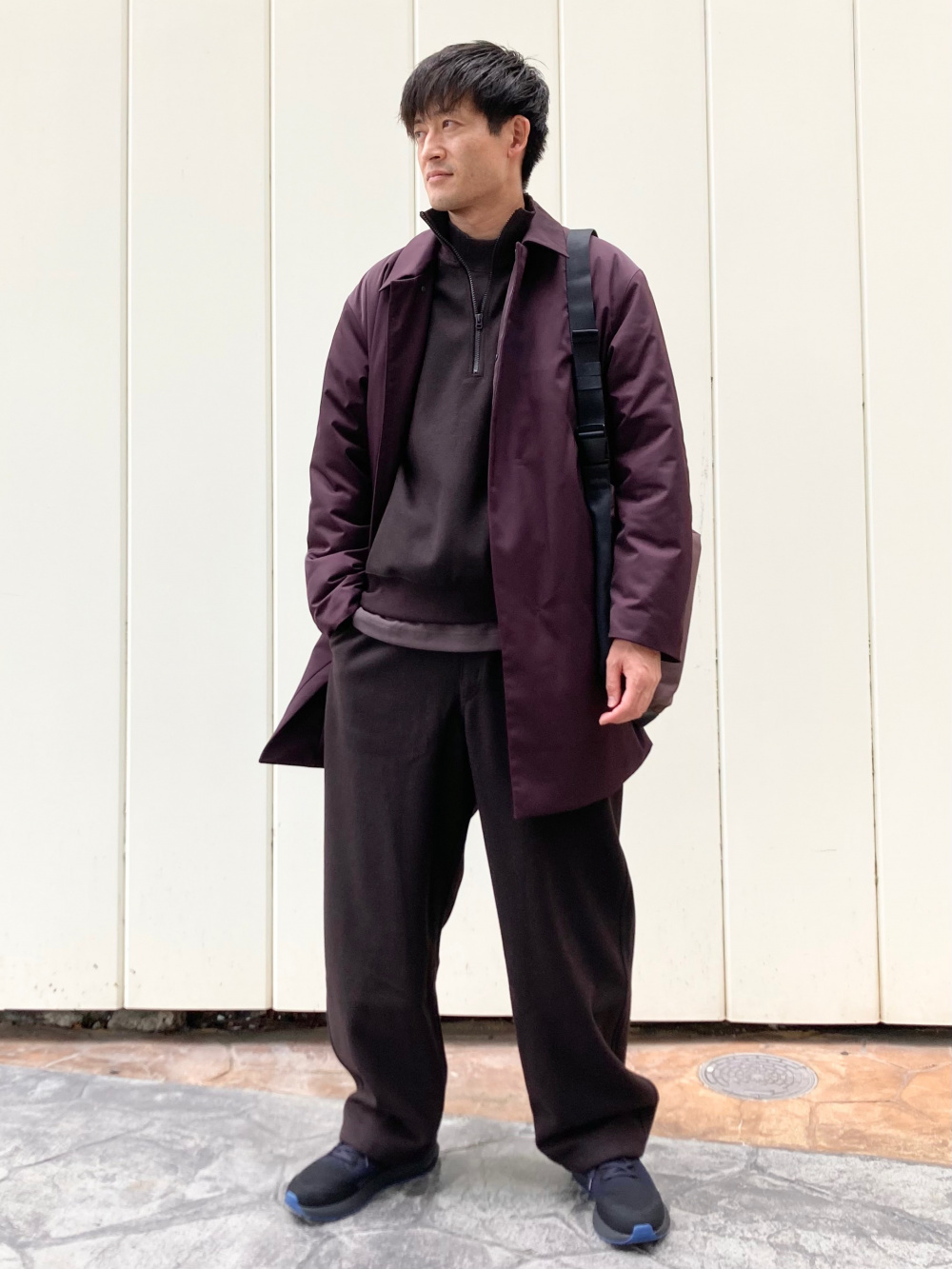 ブラッシュドスウェットワイドパンツ、パフテックハーフコート」の着用