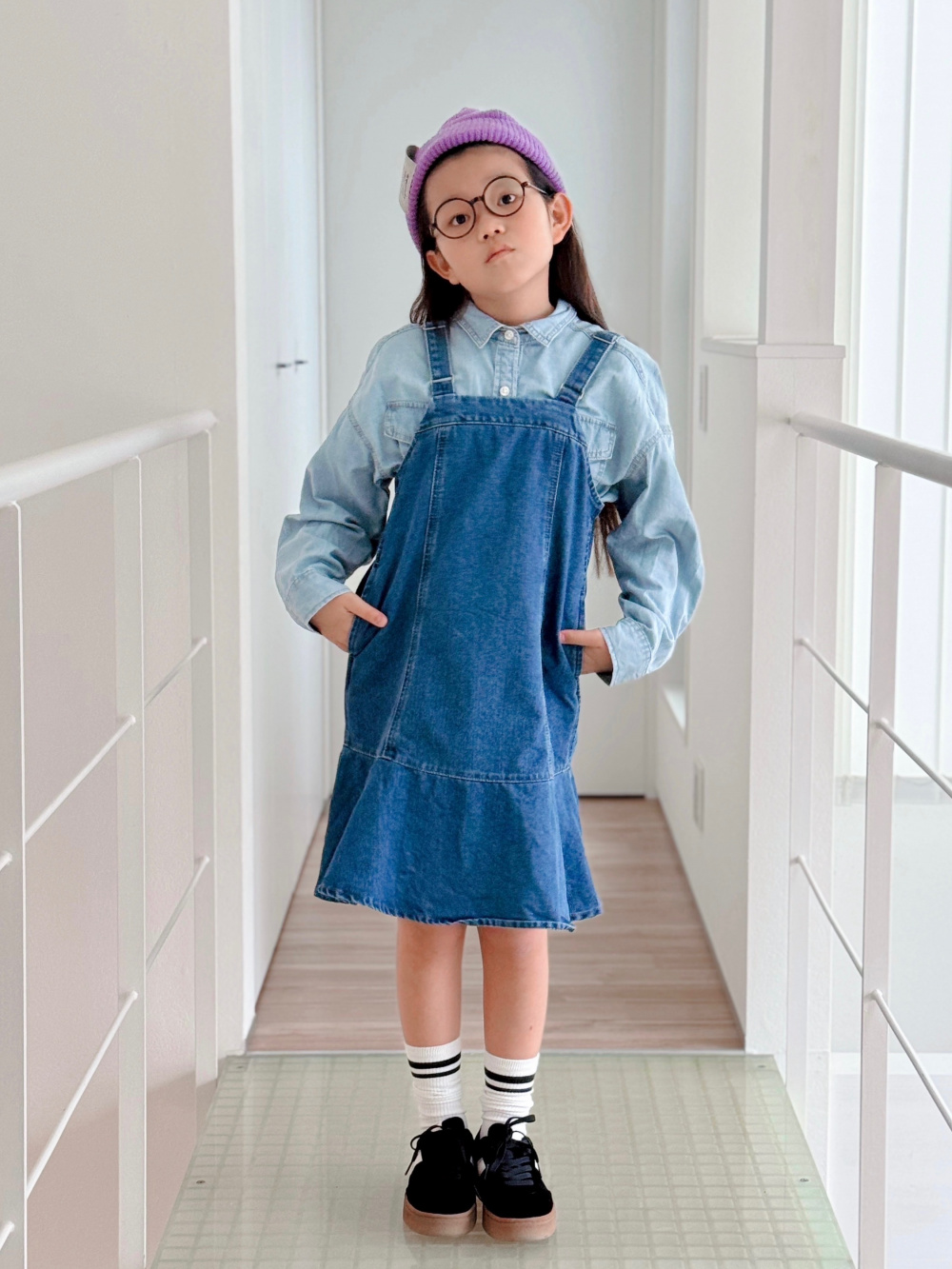 GIRLS ドライスウェットクロップドパーカ、ハイソックス/3足組」の着用