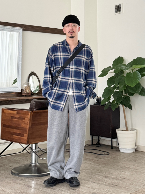 オーバーサイズカラーデニムジャケット、ブラッシュドモックネックT