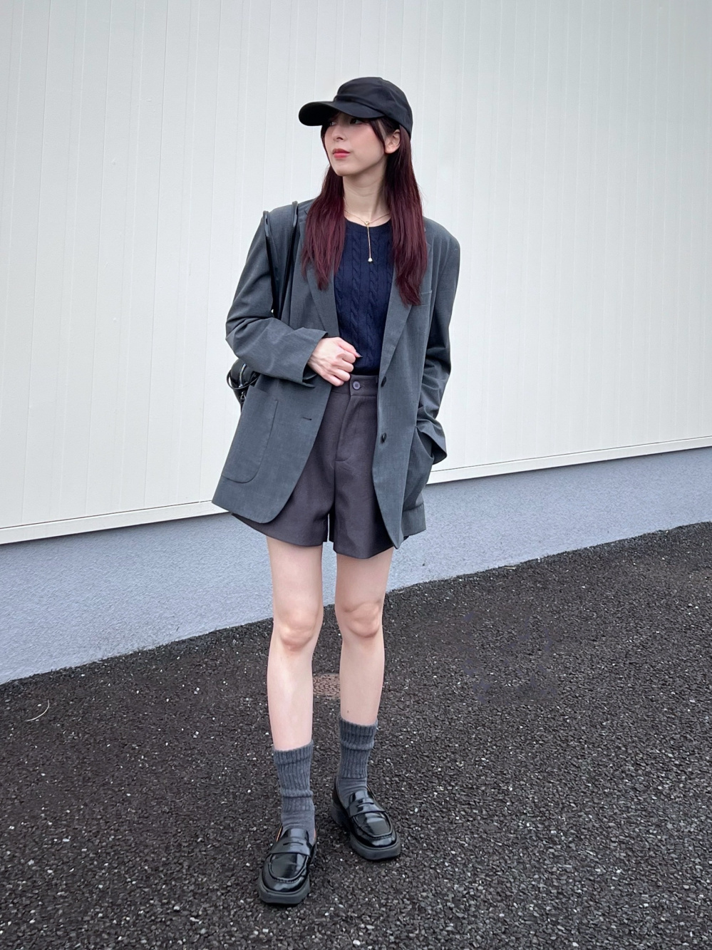 リラックステーラードジャケット、タックワイドストレートパンツ」の