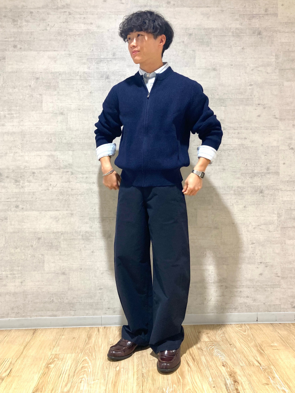 クルーネックフルジップカーディガン」の着用コーディネート| ユニクロ公式