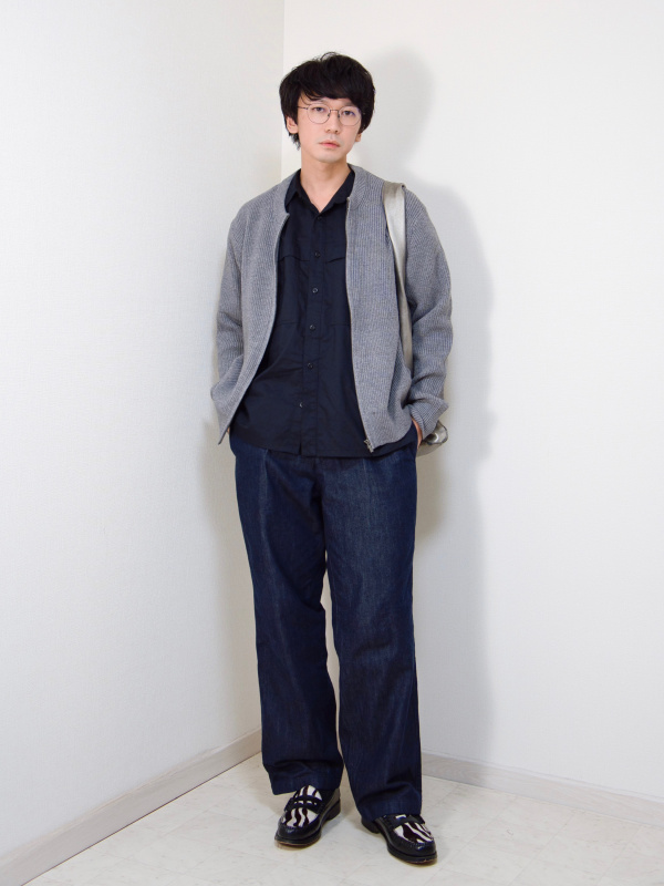タックストレートパンツ／デニムのコーディネート・着用イメージ 