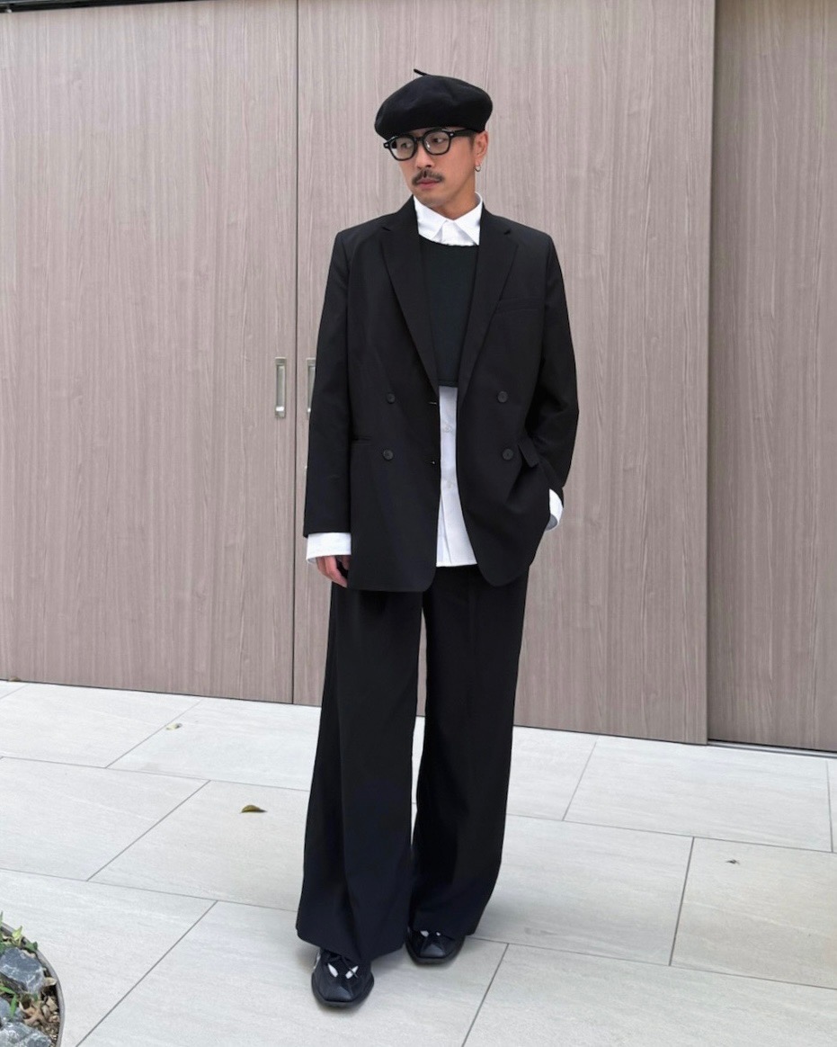 感動ダブルジャケットリラックスフィット、感動タックワイドパンツ」の