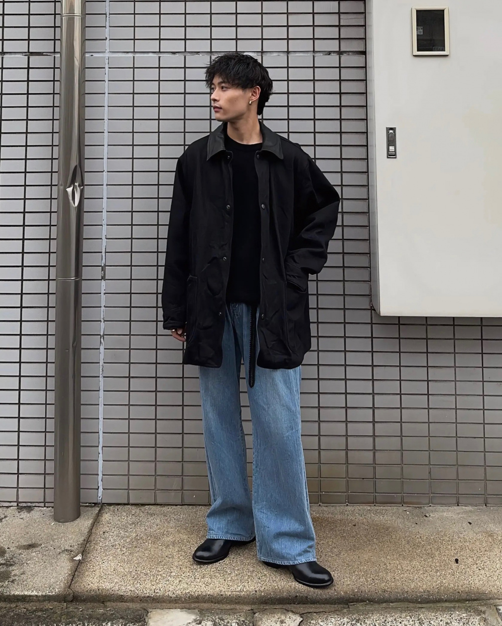 オーバーサイズカラーデニムジャケット、ラムクルーネックセーター」の