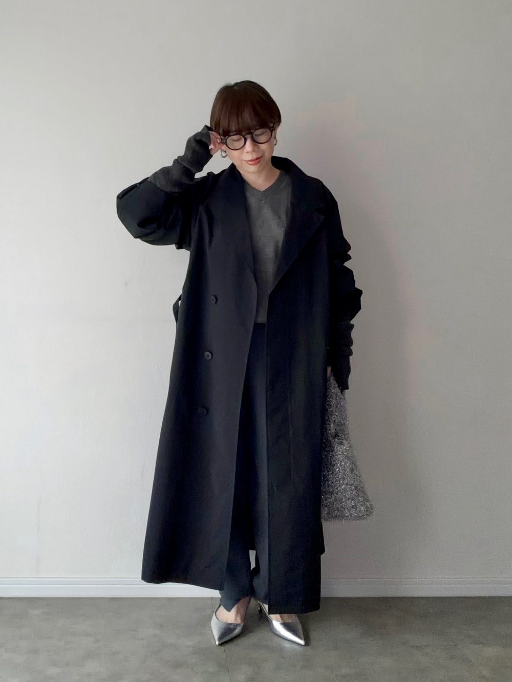 ブラッシュドスウェットワイドパンツ、ステンカラーロングコート」の