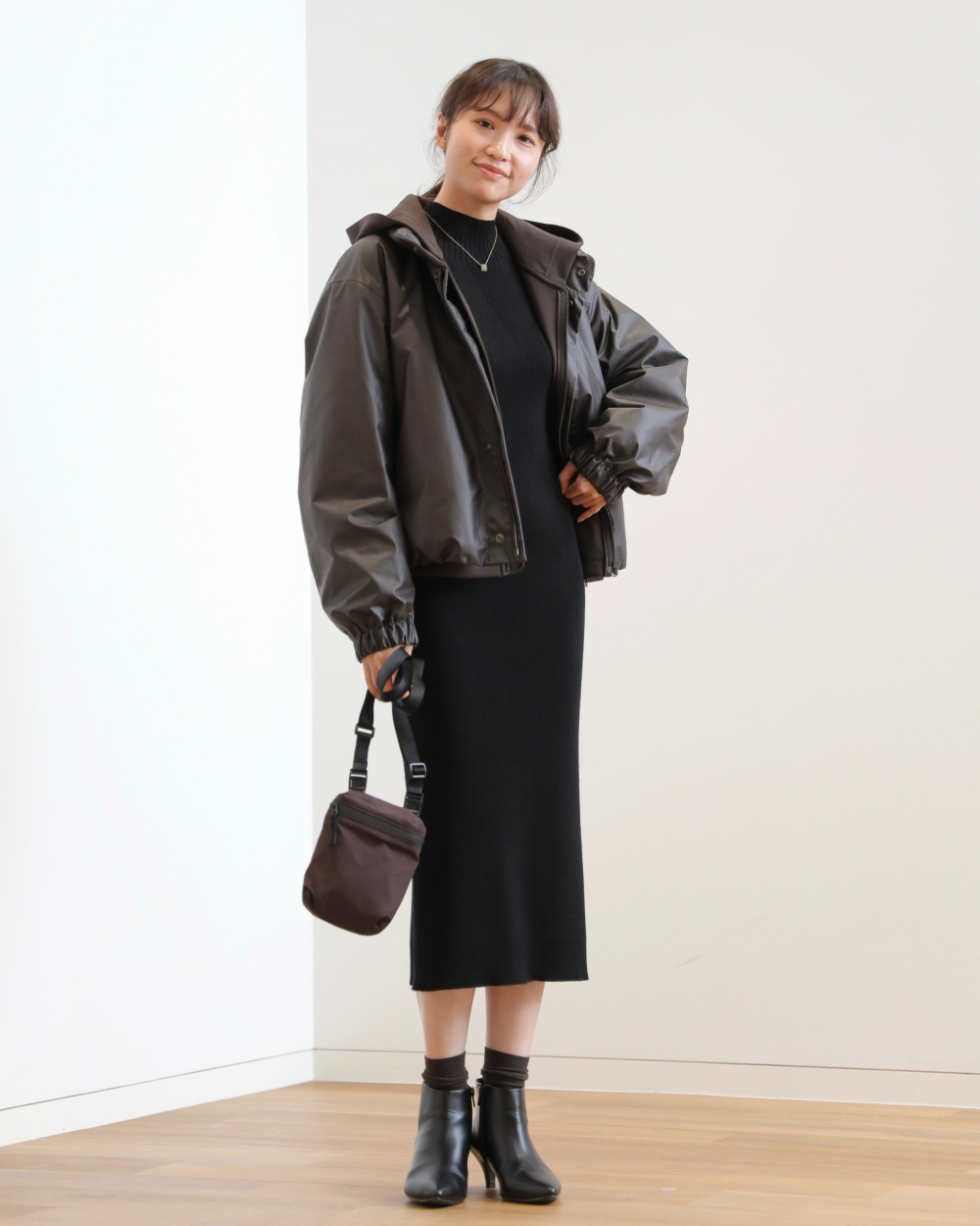 コーティングショートブルゾン」の着用コーディネート| ユニクロ公式