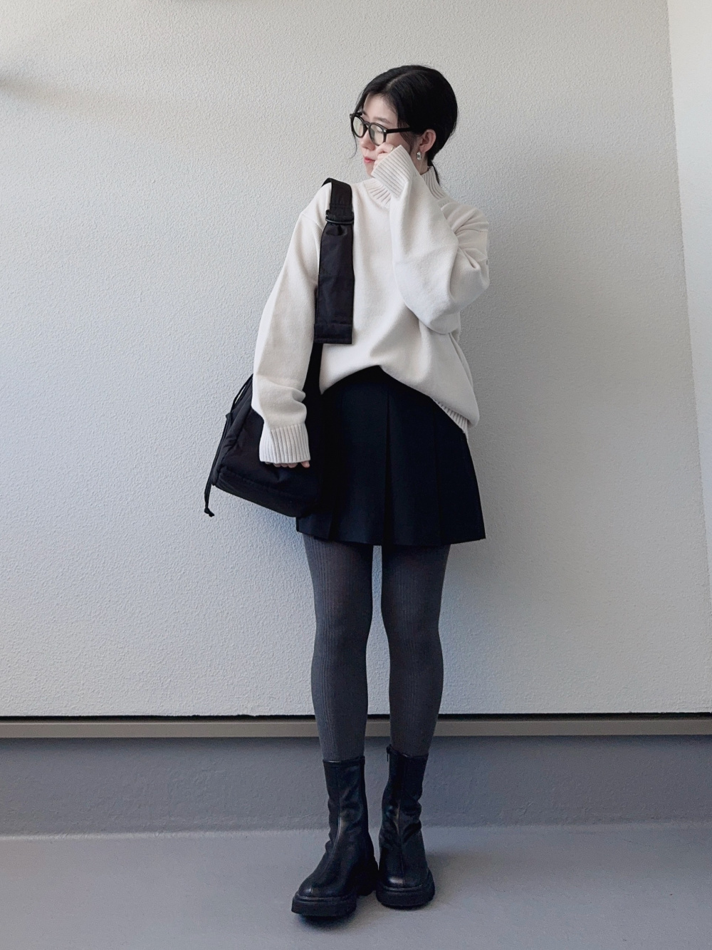 ローゲージハイネックセーター、ウルトラストレッチレギンスパンツ」の