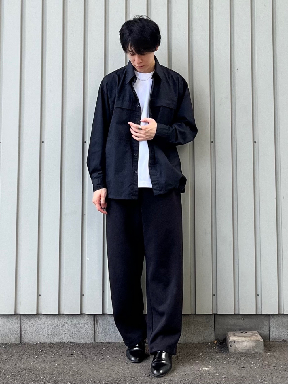 UNIQLO ジョコビッチ ウィンブルドンモデル ジャケット パンツ セット スウェットワイドパンツ、コンフォート2Bジャケット」の着用