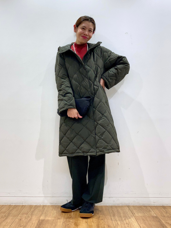 パフテックロングコートリラックスフィット（レディース）の着用