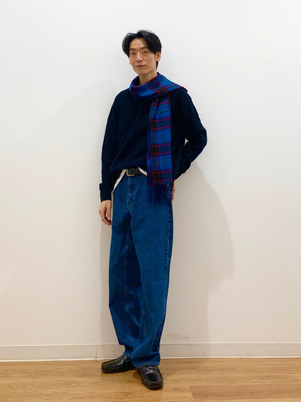 MA-1ブルゾン、ラムクルーネックセーターのコーディネート・着用