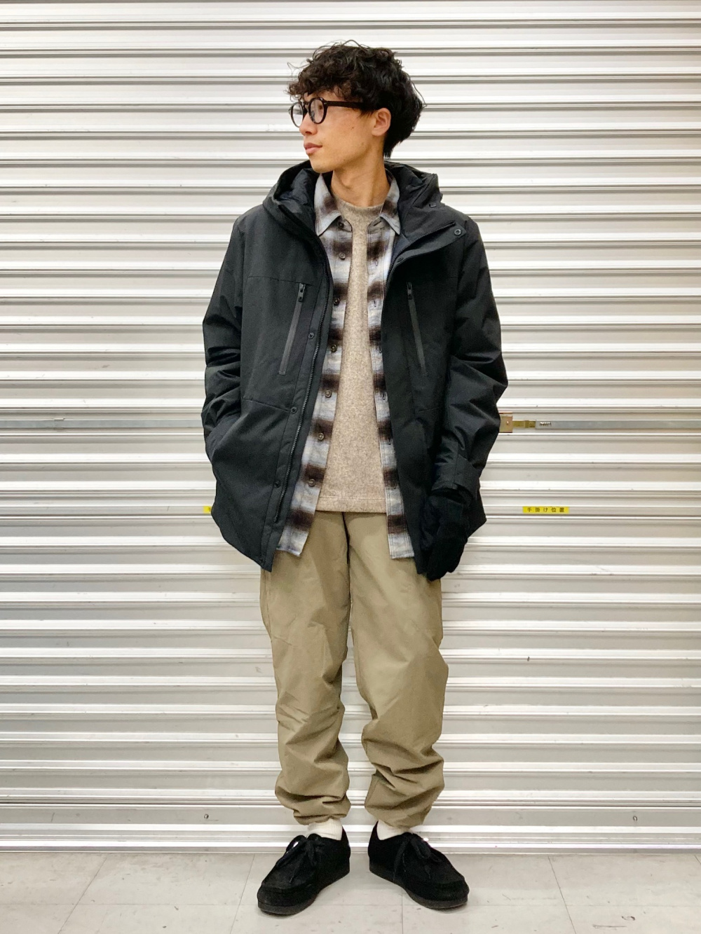 ソフトニットフリースクルーネックT、フリースジャケット」の着用