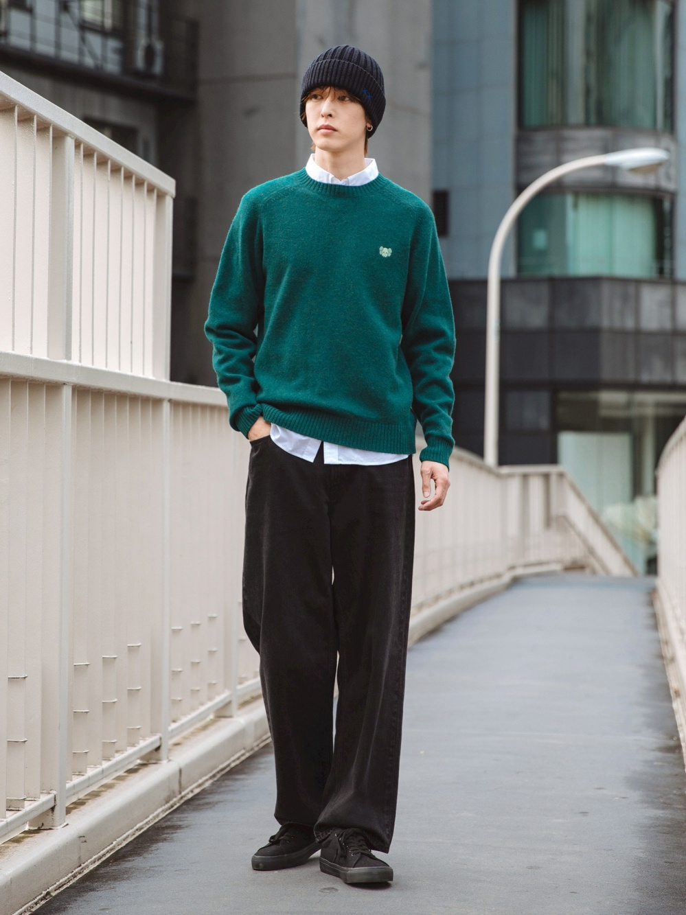 カウズ ウィンター ラムクルーネックセーター、カウズ ウィンター