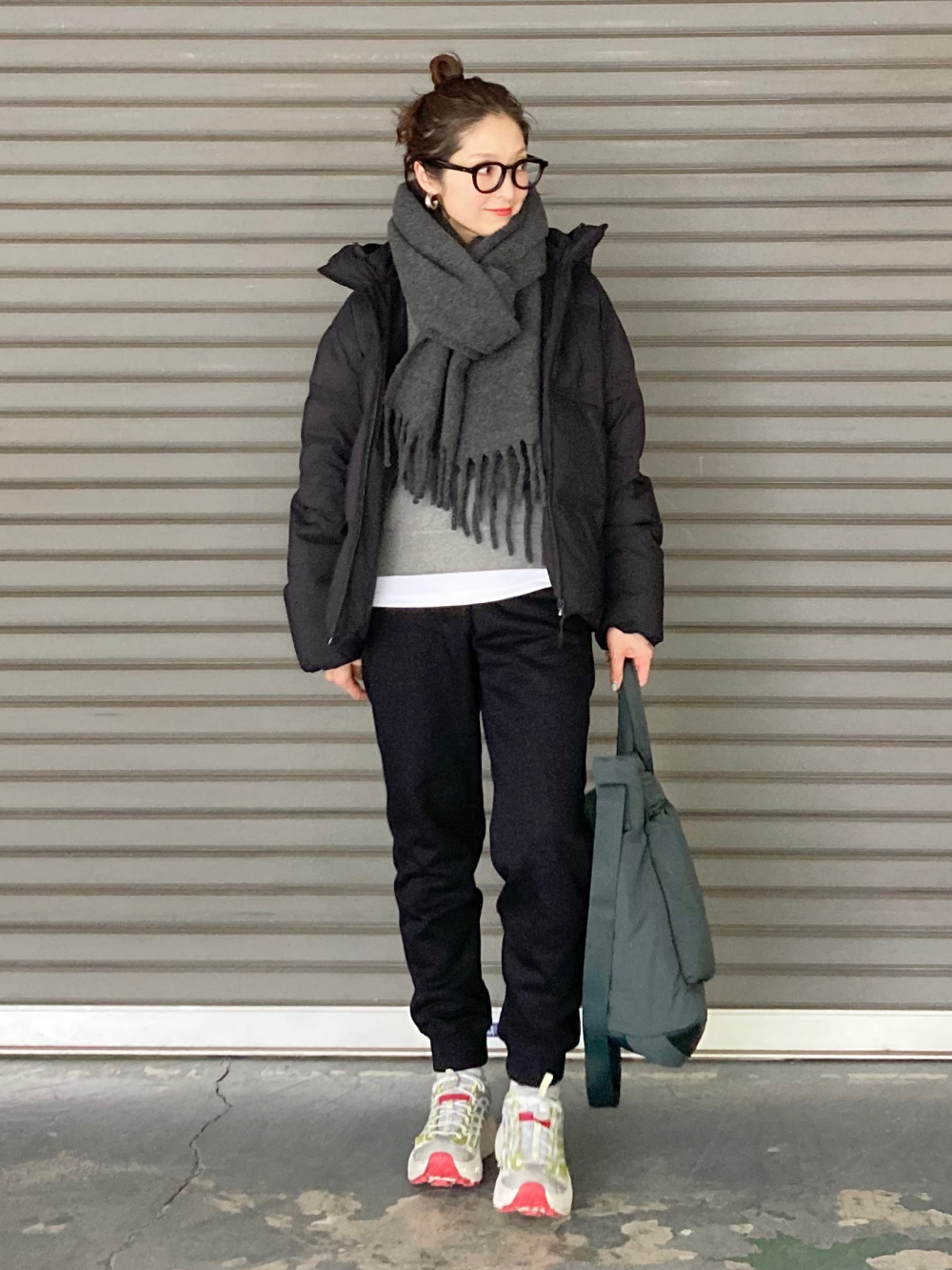 クルーネックTシャツ、パフテックロングコートリラックスフィット」の