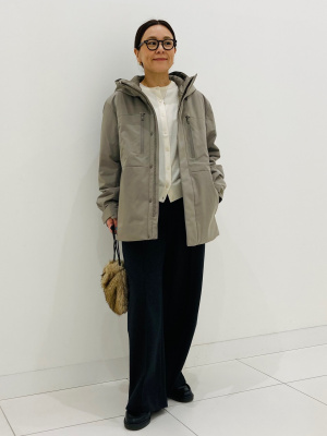 ハイブリッドダウンパーカ　カーキ　L ユニクロ公式 | ハイブリッドダウンパーカ（3Dカット）