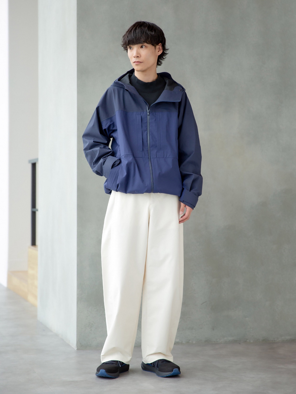 ブラッシュドモックネックTシャツ/長袖、ブロックテックパーカ／バイ