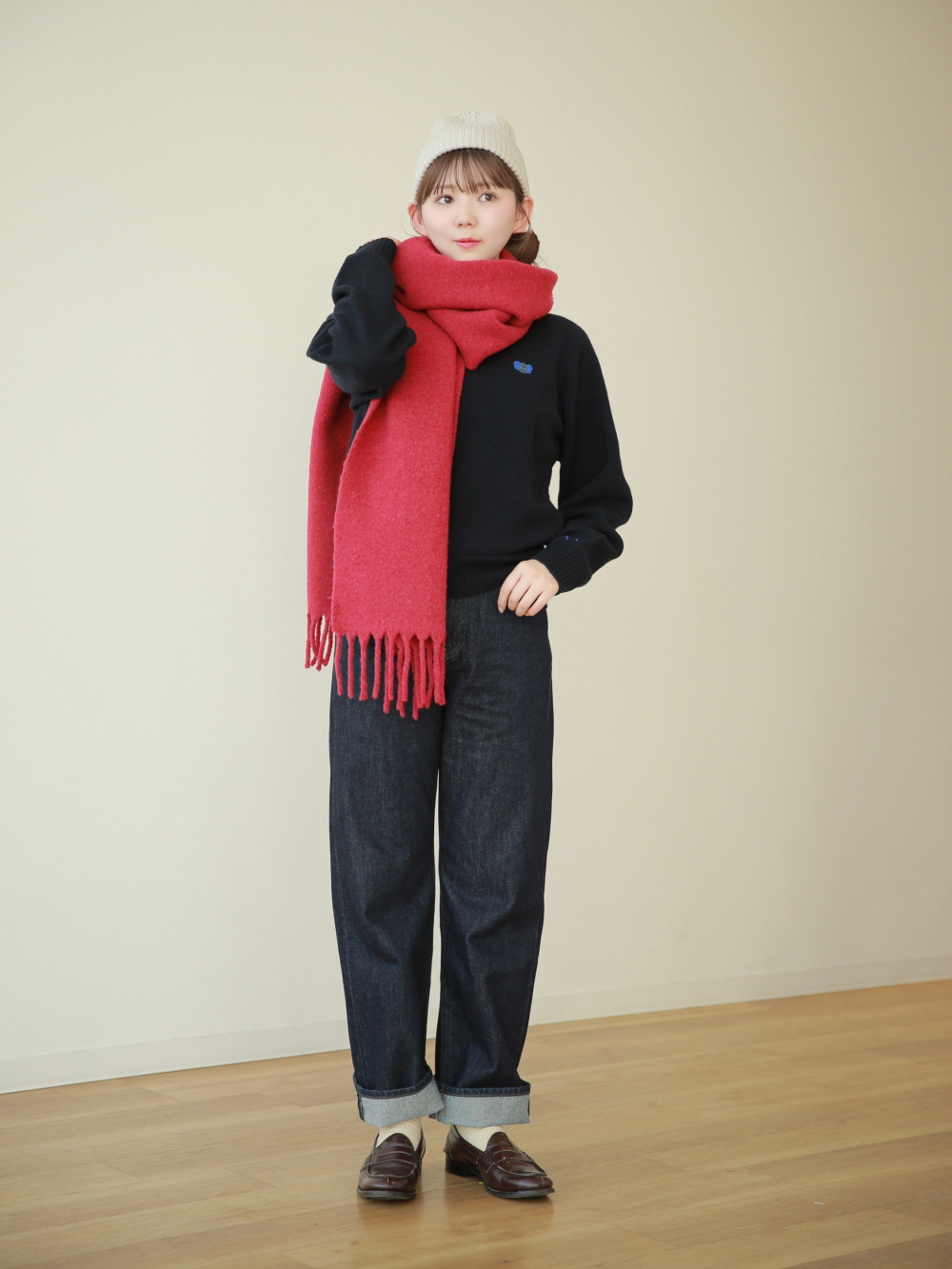 カウズ ウィンター ラムクルーネックセーター」の着用コーディネート