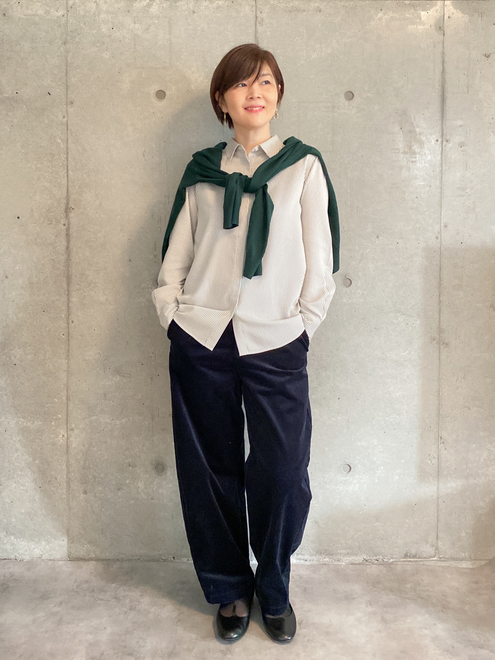 コーデュロイカーブパンツ/丈短め」の着用コーディネート| ユニクロ公式