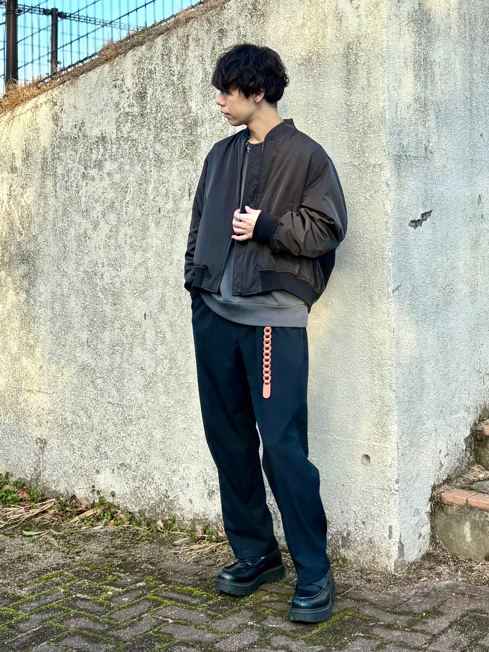 ボマージャケット、オックスフォードオーバーサイズシャツ」の着用