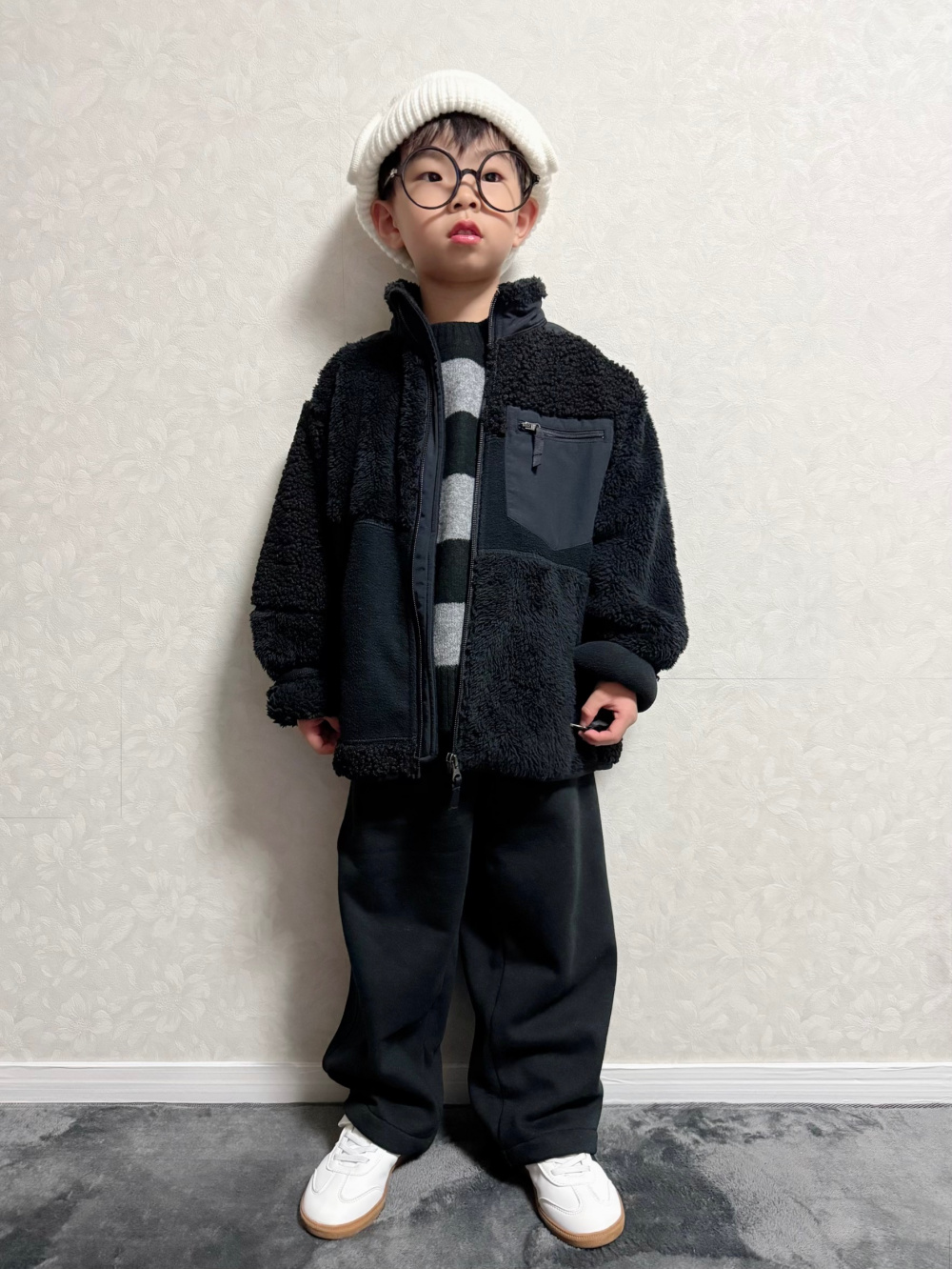 コンビネーションフリースジャケット、ウォームイージーパンツ」の着用