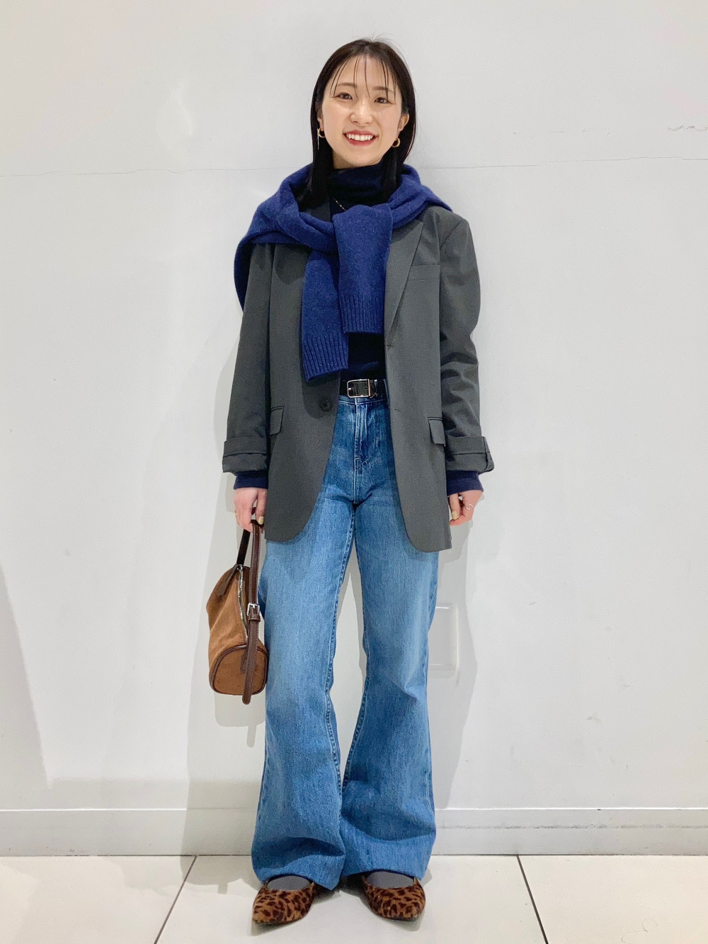 感動ジャケット、レーヨンスキッパーブラウス（7分袖）」の着用