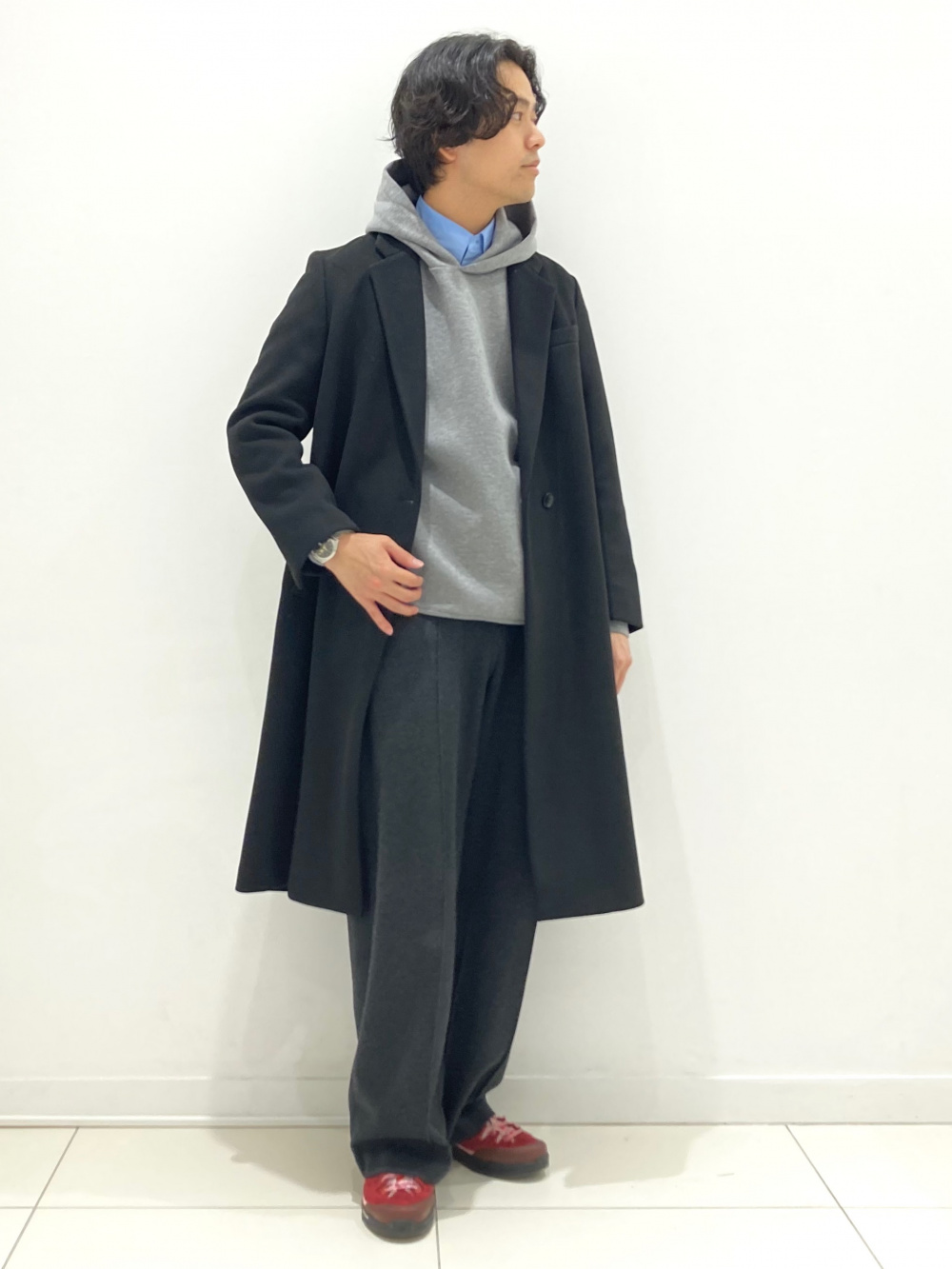 ブロックテックステンカラーコート、感動ジャケット」の着用