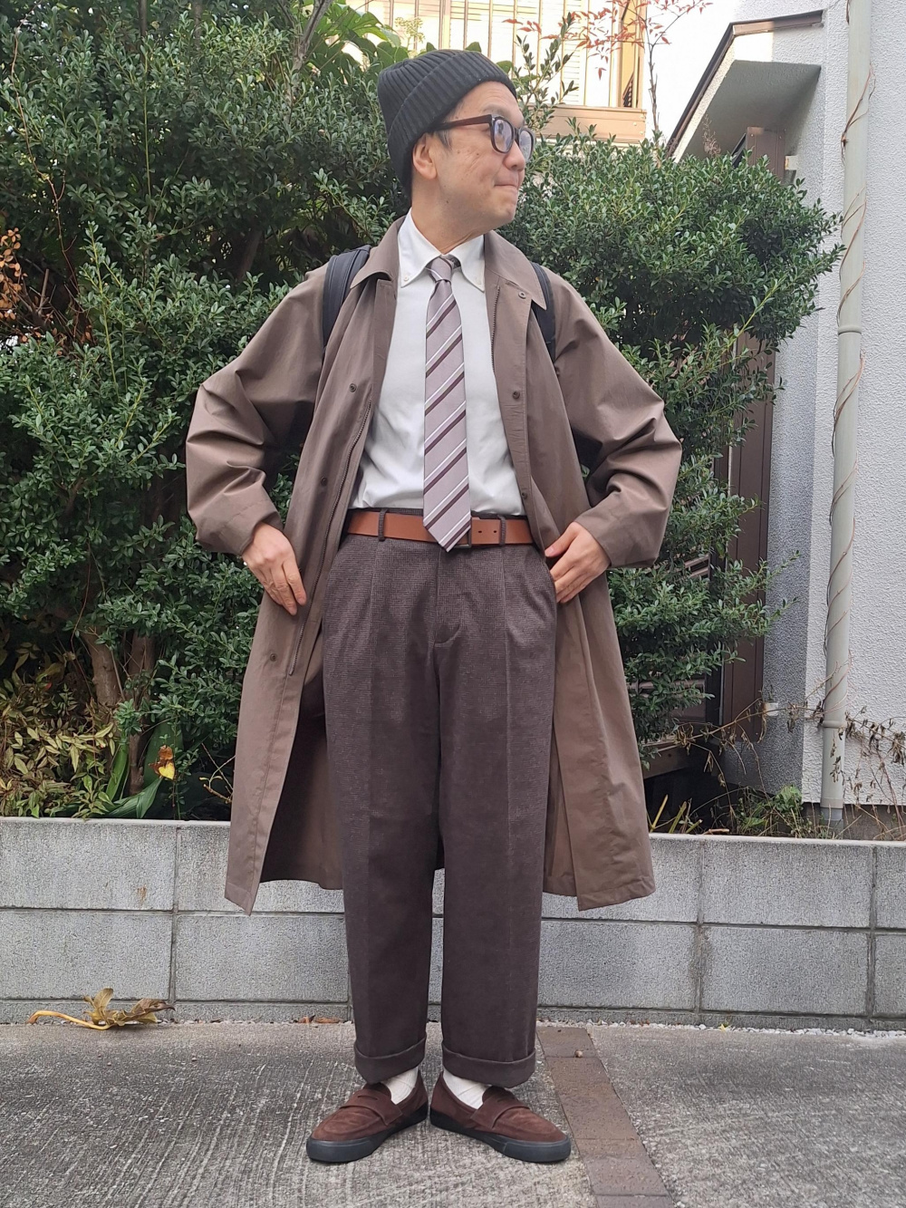 タックワイドパンツ/丈長め、イタリアンレザーヴィンテージベルト」の