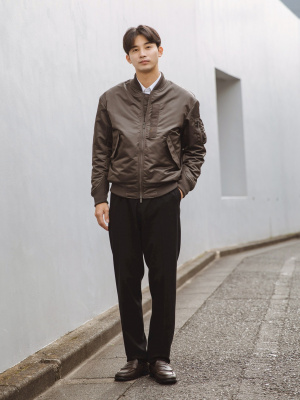 ユニクロ +J MA-1 茶色 ユニクロ公式 | ハイブリッドダウンオーバーサイズMA－1