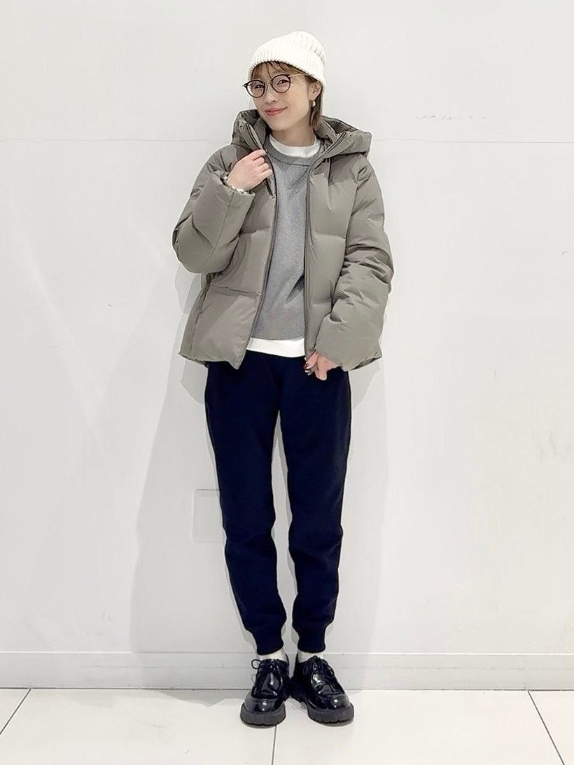 ソフトニットフリースクルーネックT、フリースジャケット」の着用