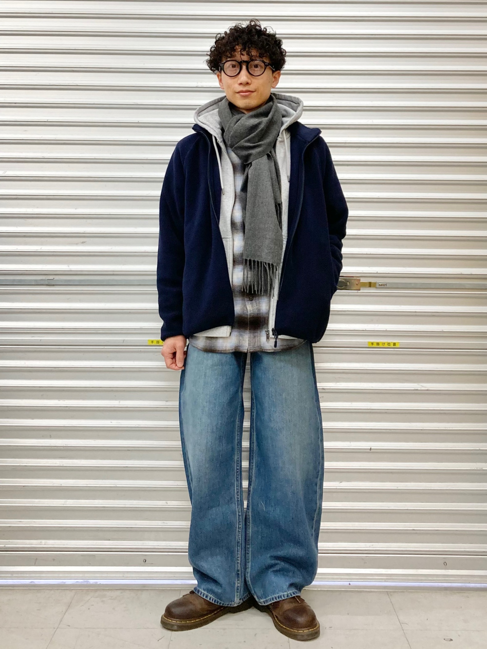 フリースジャケット、ソフトニットフリースクルーネックT」の着用