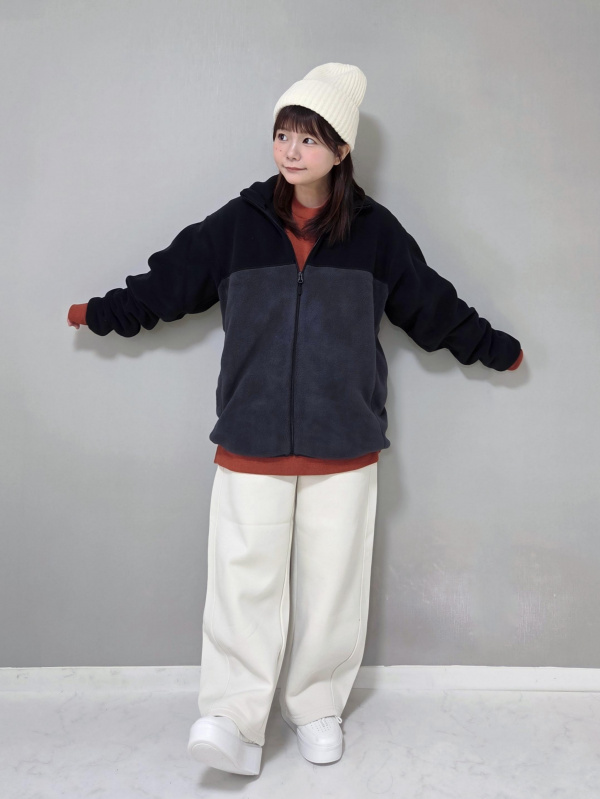 ヒートテックボアスウェットパンツ、フリースジャケット」の着用