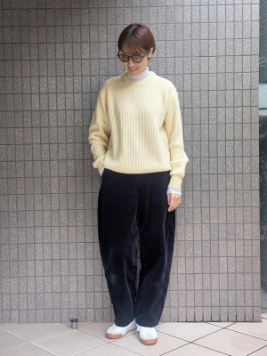 訳ありです‼️新品未使用 UNIQLO コーデュロイカーブパンツ(丈標準) XS