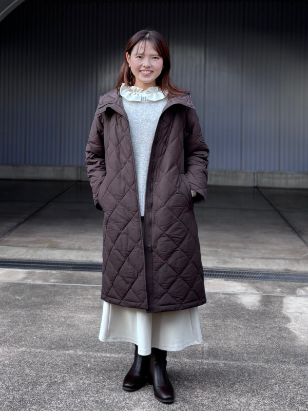 パフテックロングコートリラックスフィット（レディース）の着用