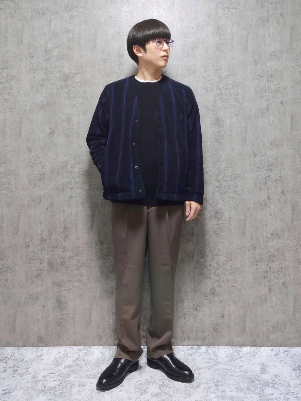 ミラノリブフルジップカーディガン、ブロックテックコート」の着用