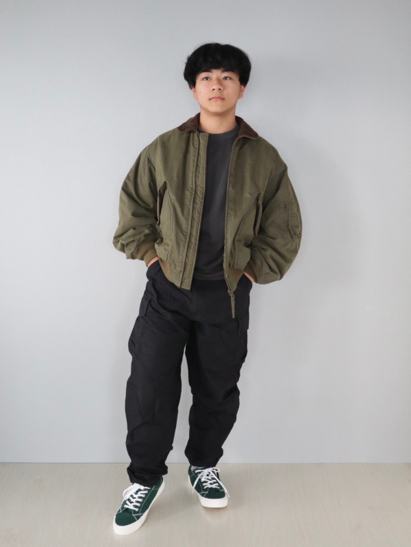 コットンショートブルゾン、ワイドフィットカーゴパンツの