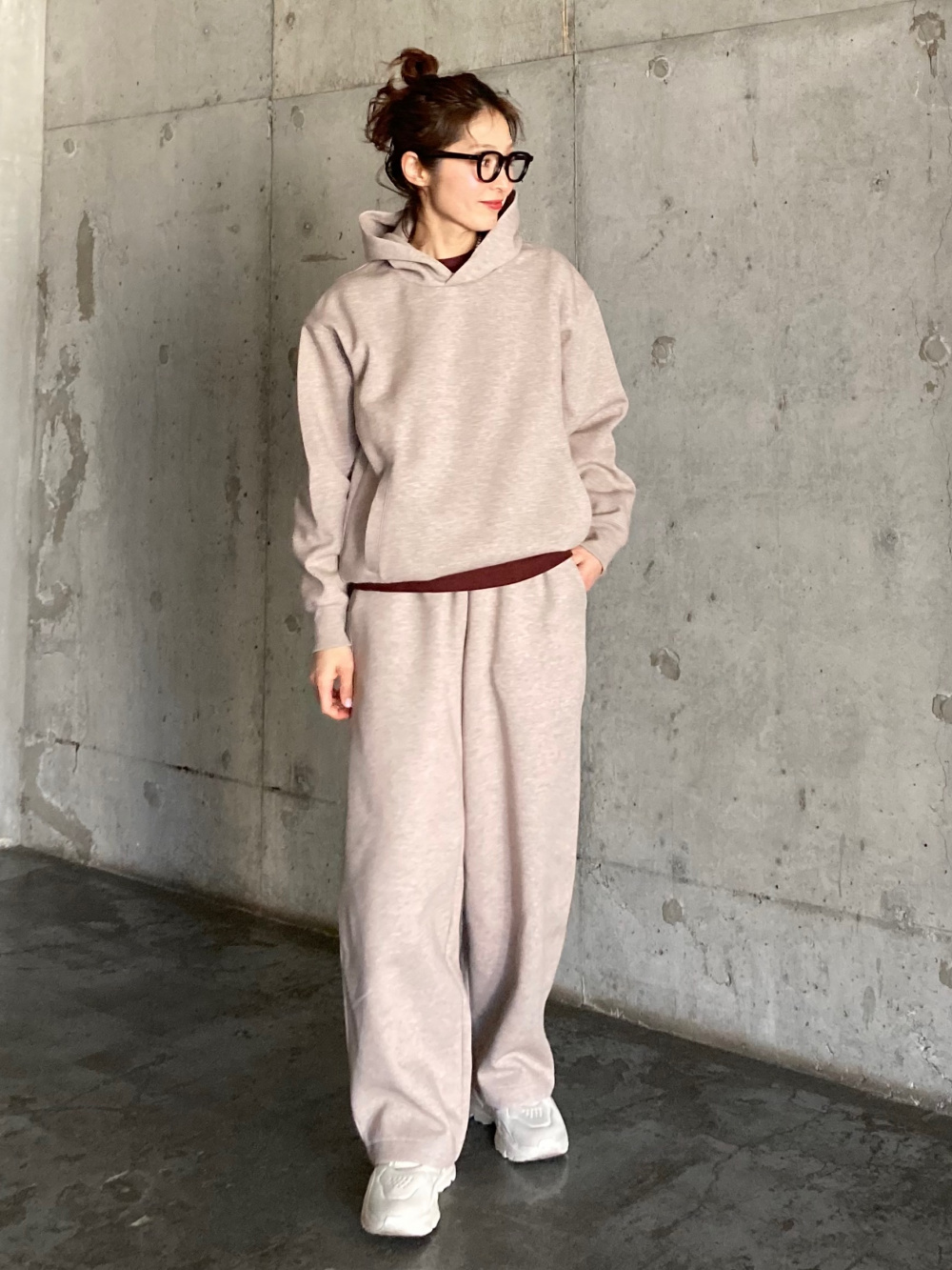 スウェットワイドパンツ、エアリズムコットンT/ボーダー」の着用