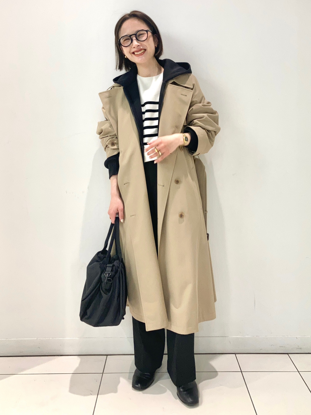 トレンチコート/リラックスフィット、感動ジャケット」の着用