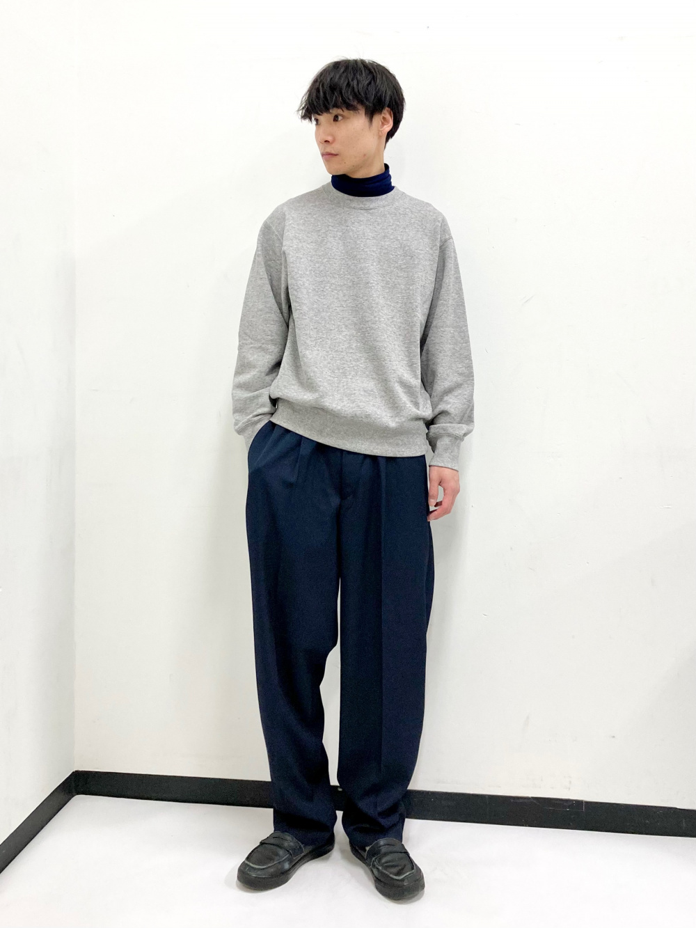 UNIQLO C ニットジャケット •タックワイドテーパードパンツ セット ニットジャケット、タックワイドテーパードパンツ」の着用