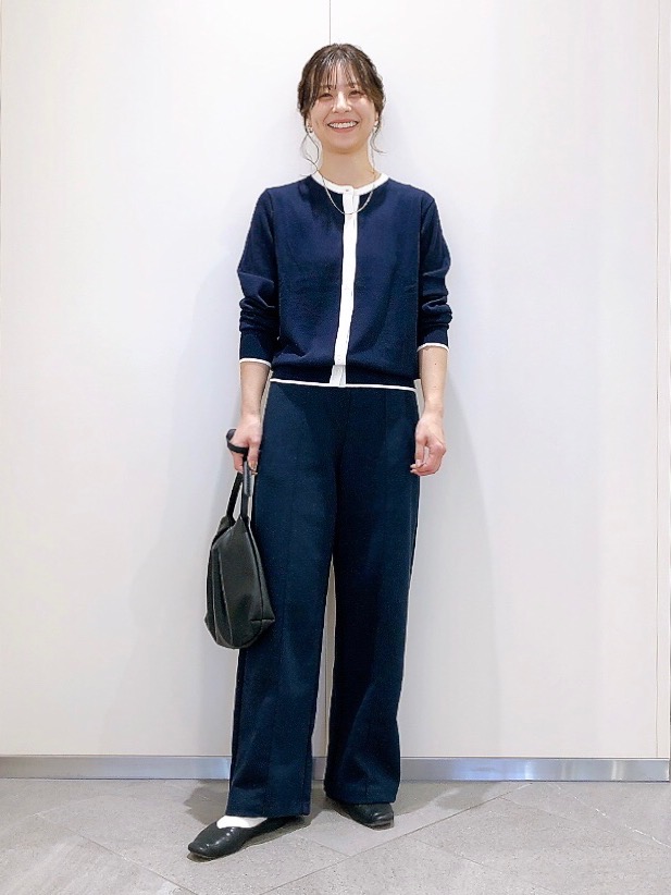 スウェットストレートパンツ、UVカットクルーネックカーディガン」の