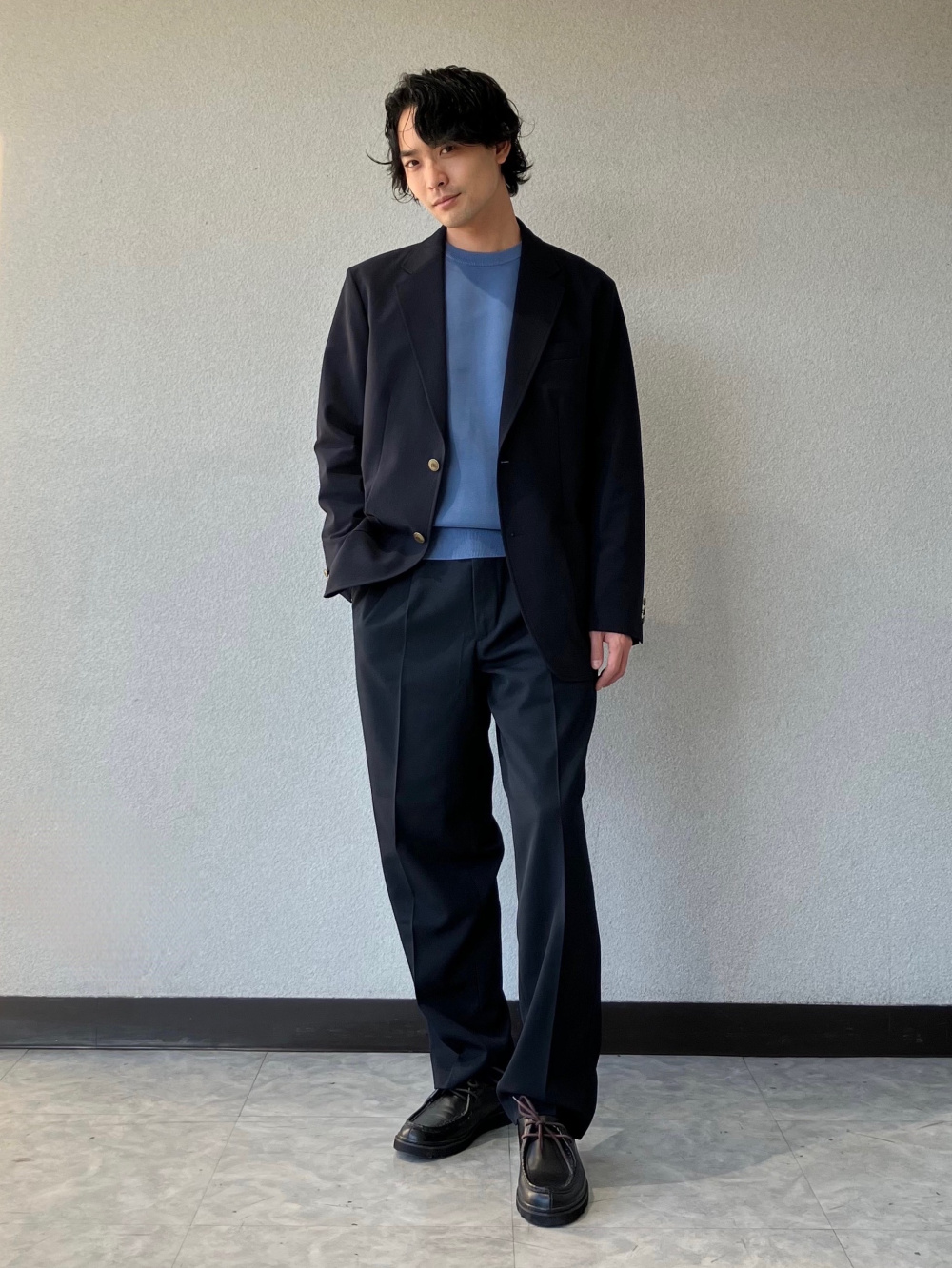 ミラノリブフルジップカーディガン、ブロックテックコート」の着用