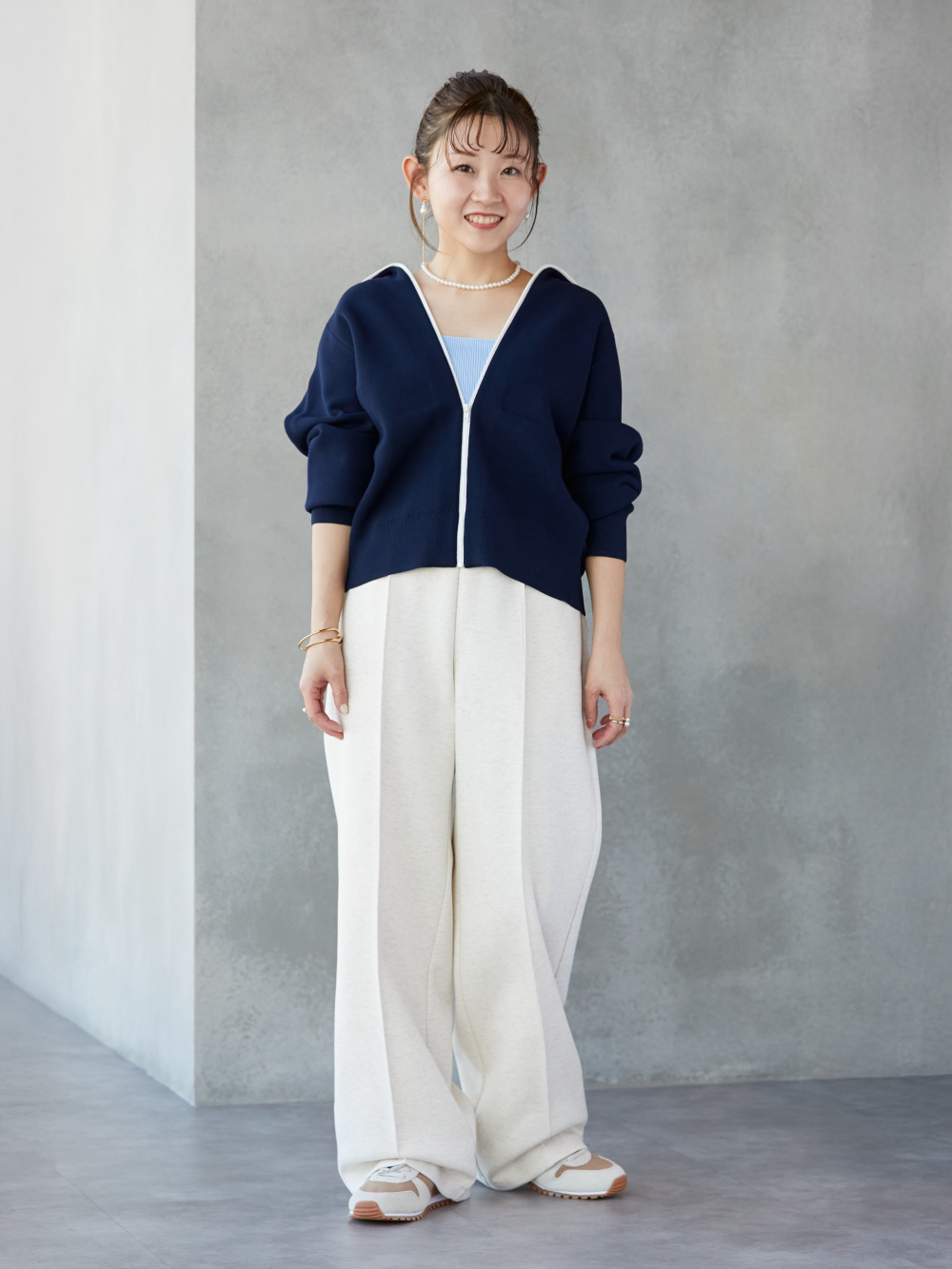 ミラノリブフルジップカーディガン、ボクシーニットT」の着用