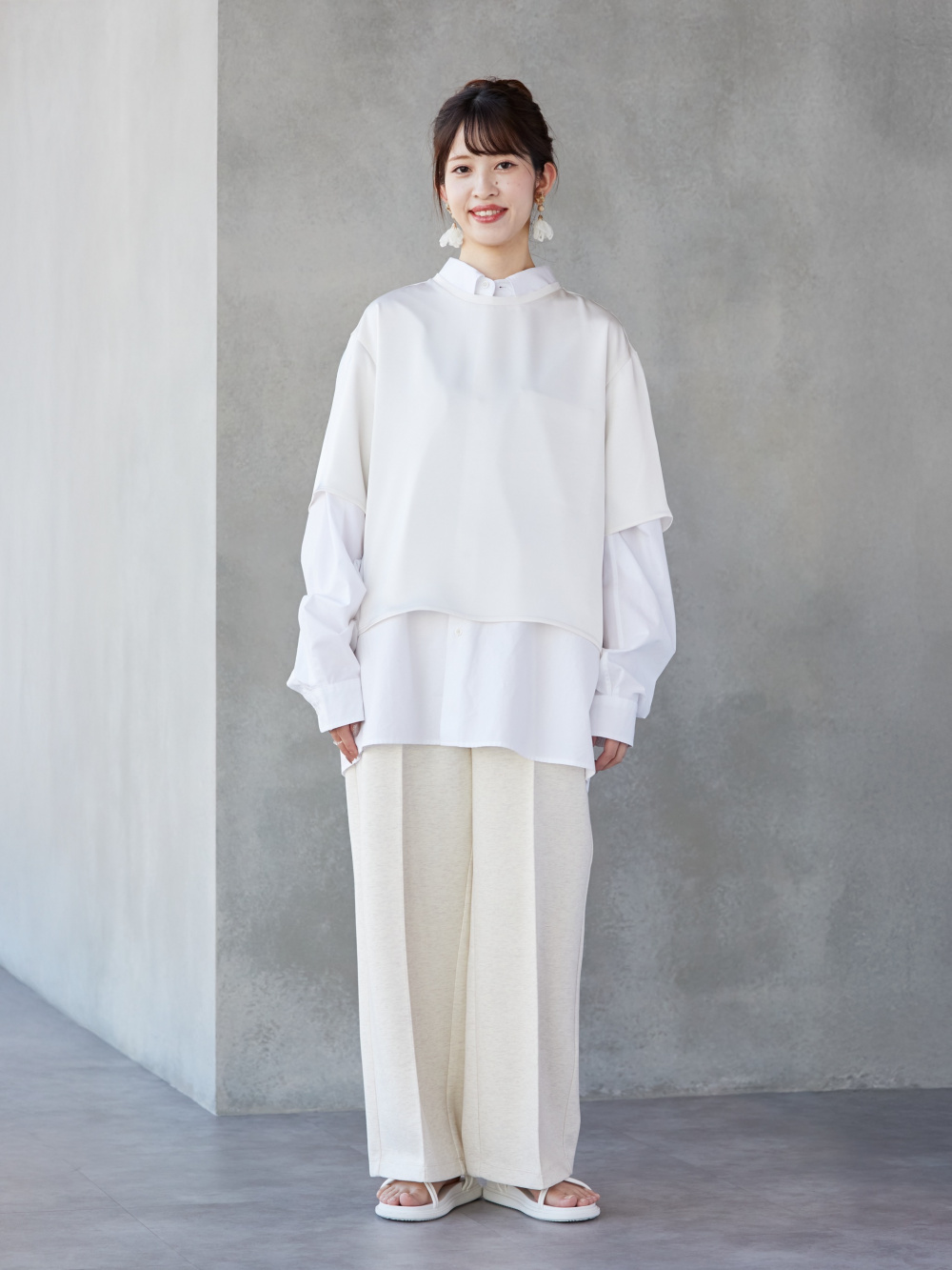 【新品未使用タグ付き】 UNIQLO サテンオーバーサイズショートブラウス五分袖 ブロードオーバーサイズシャツ、サテンオーバーサイズショートブラウス