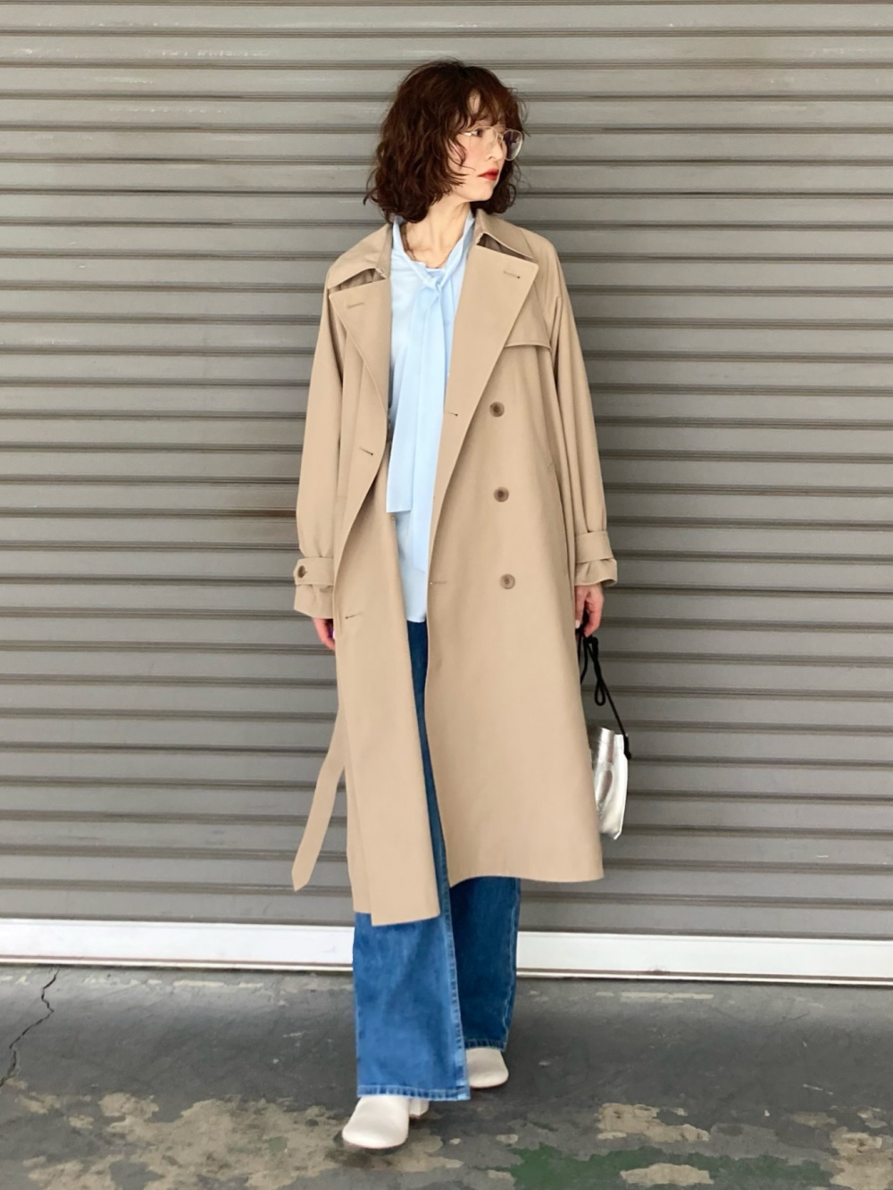 トレンチコート/リラックスフィット、レーヨンボウタイブラウス」の
