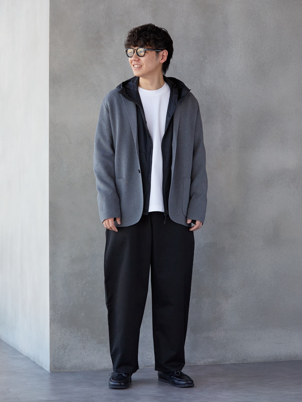 ミラノリブフルジップカーディガン、ブロックテックコート」の着用