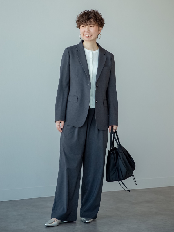 感動ジャケット、感動パンツ」のレディースのコーディネート一覧