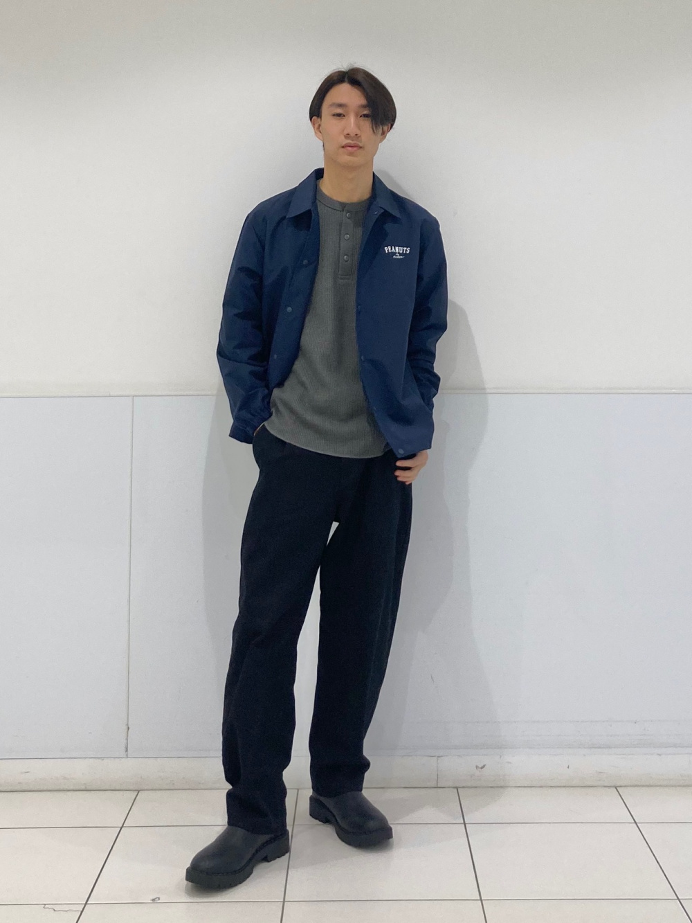 ミラノリブフルジップカーディガン、バレルパンツ」の着用